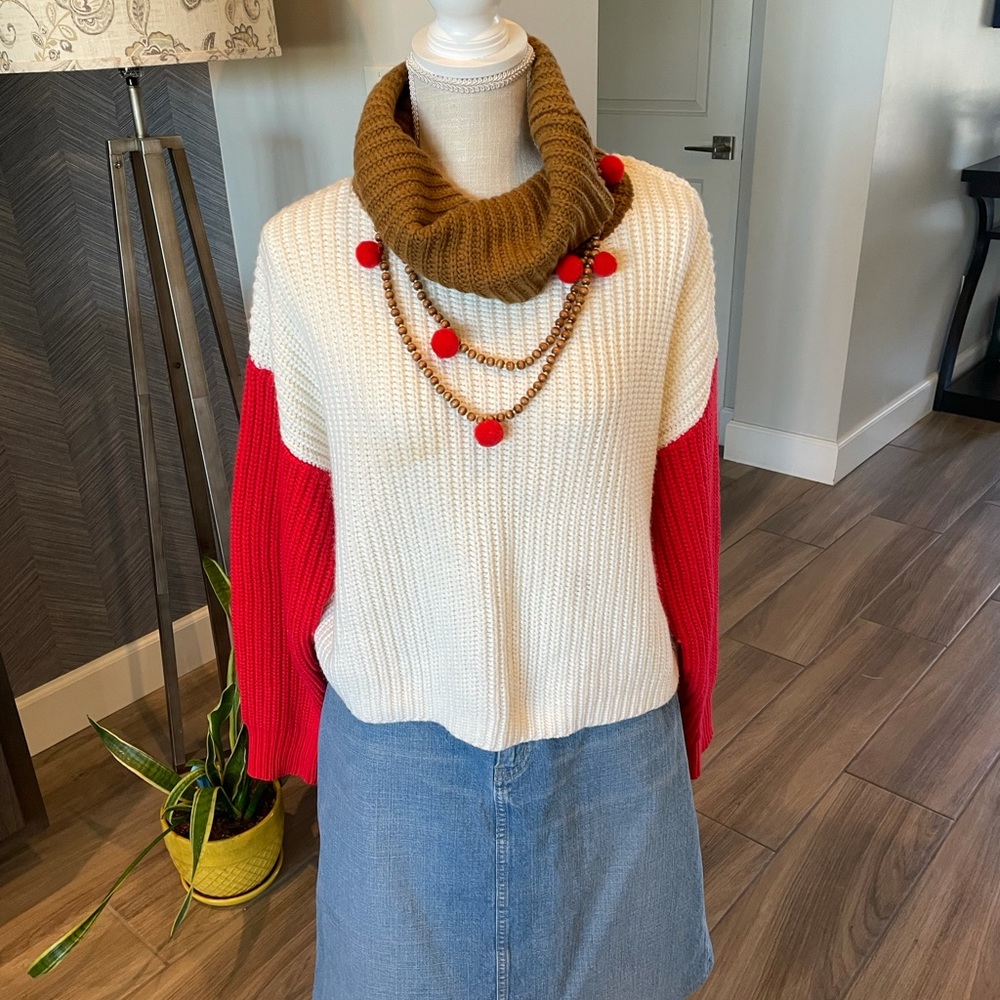Long , very fun Pom Pom and bead necklace